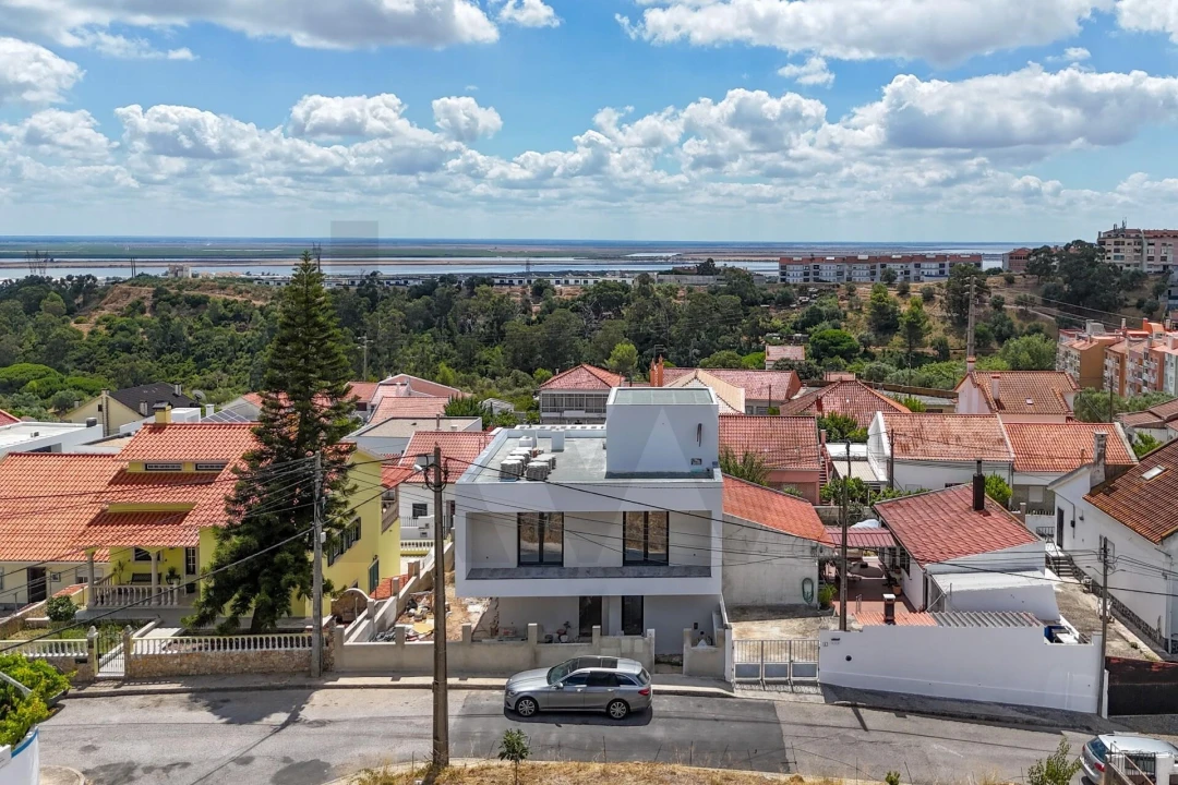 Moradia T4 para Venda em Alverca do Ribatejo e Sobralinho Foto 68
