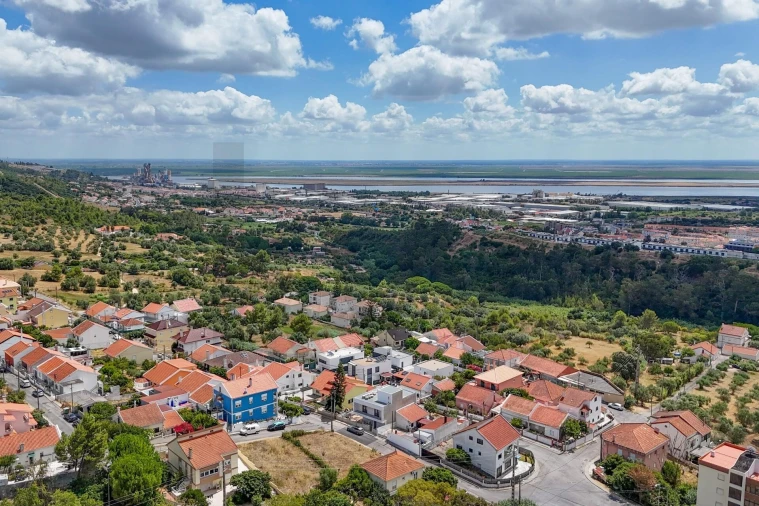 Moradia T4 para Venda em Alverca do Ribatejo e Sobralinho Foto 58
