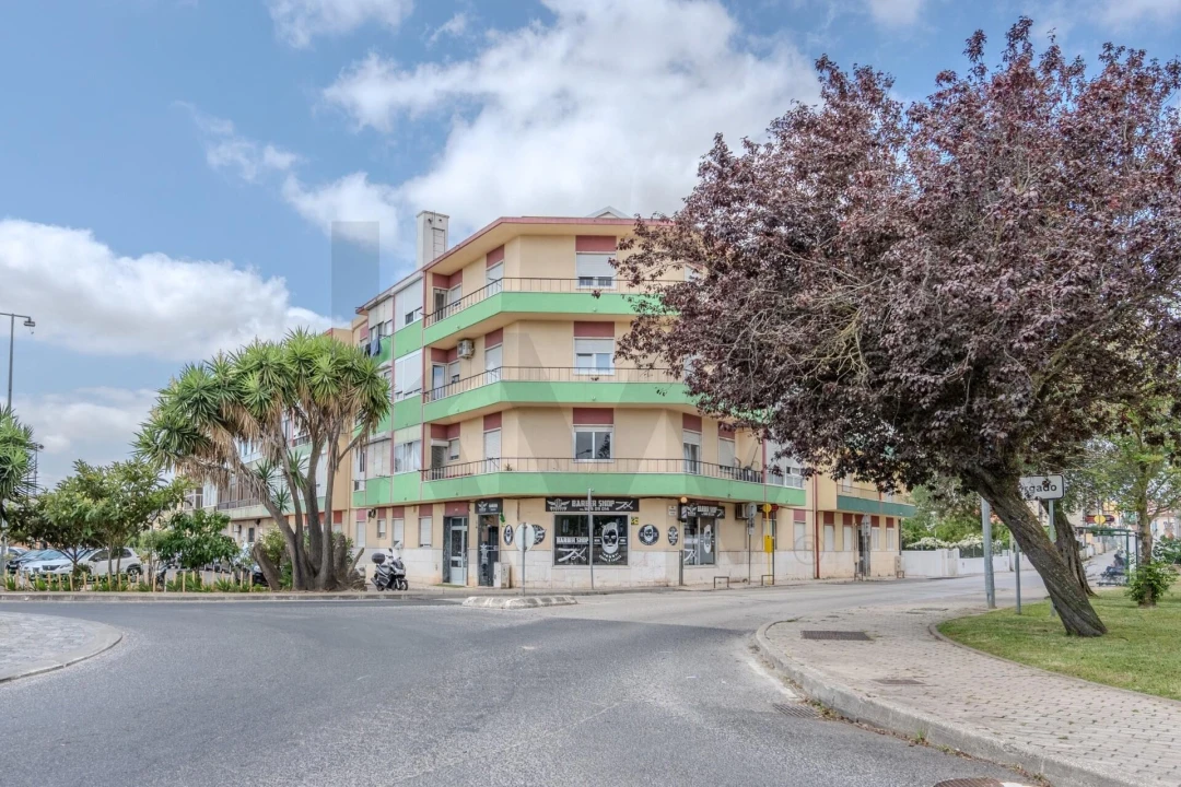 Apartamento T1 para Arrendamento em Vialonga Foto 20
