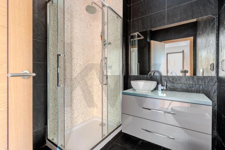Apartamento T1 para Arrendamento em Vialonga Foto 8