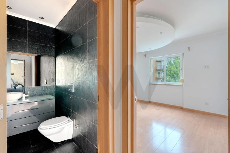 Apartamento T1 para Arrendamento em Vialonga Foto 9