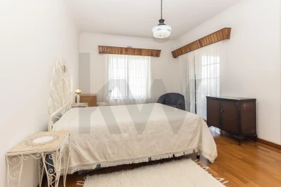 Moradia T9 para Venda em Azeitão (São Lourenço e São Simão)
