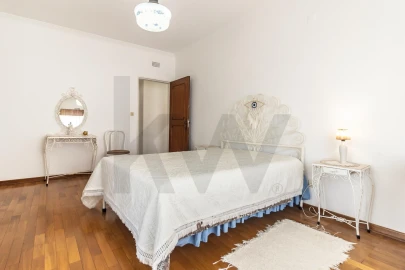 Moradia T9 para Venda em Azeitão (São Lourenço e São Simão)