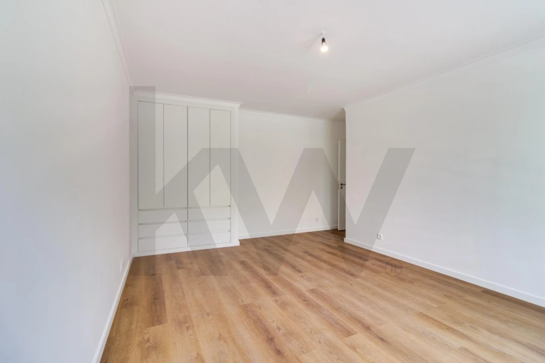 Apartamento T3 para Arrendamento em Carcavelos e Parede Foto 14
