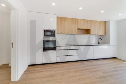 Apartamento T3 para Arrendamento em Carcavelos e Parede