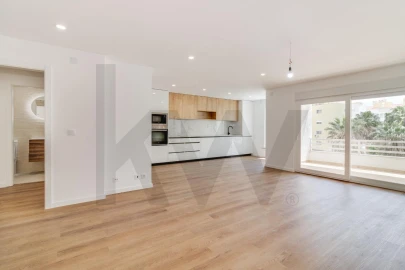 Apartamento T3 para Arrendamento em Carcavelos e Parede