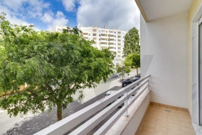 Apartamento T3 para Arrendamento em Carcavelos e Parede