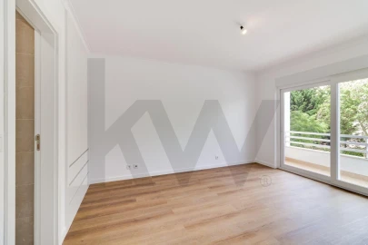 Apartamento T3 para Arrendamento em Carcavelos e Parede