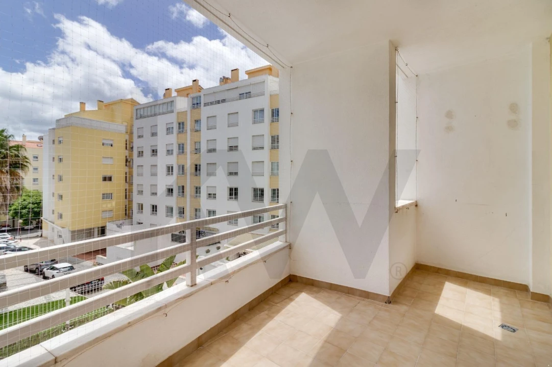 Apartamento T3 para Arrendamento em Carcavelos e Parede Foto 7