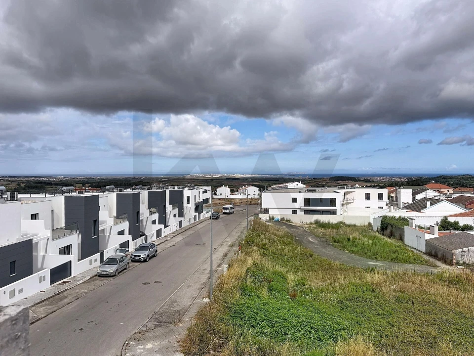 Moradia T3 para Venda em Atouguia da Baleia Foto 35