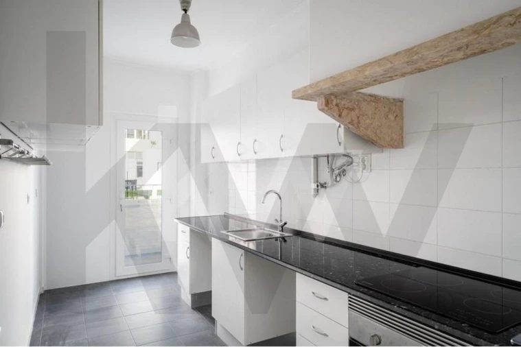 Apartamento T4 para Arrendamento em Avenidas Novas Foto 7
