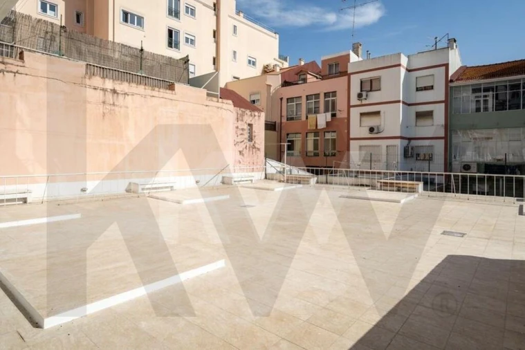 Apartamento T4 para Arrendamento em Avenidas Novas Foto 2