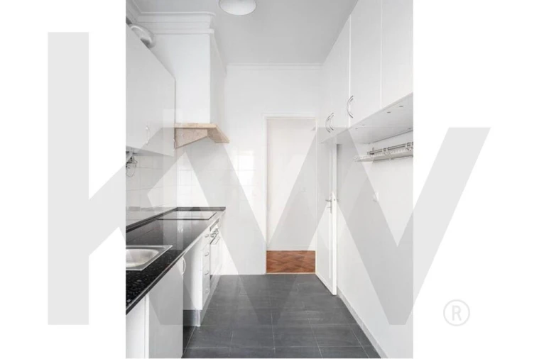 Apartamento T4 para Arrendamento em Avenidas Novas Foto 8