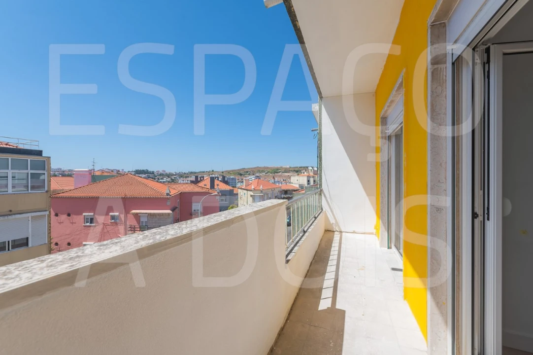 Apartamento T3 para Arrendamento em Venteira Foto 7