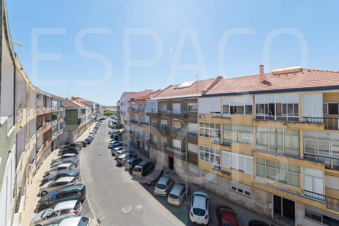 Apartamento T3 para Arrendamento em Venteira Foto 8