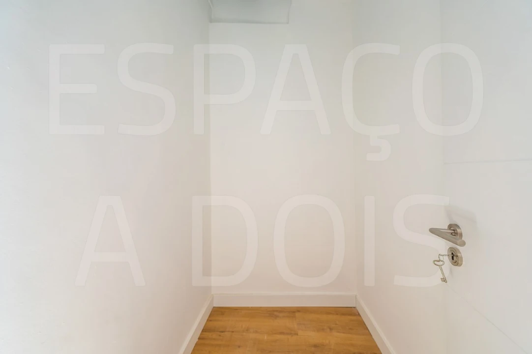 Apartamento T3 para Arrendamento em Venteira Foto 12