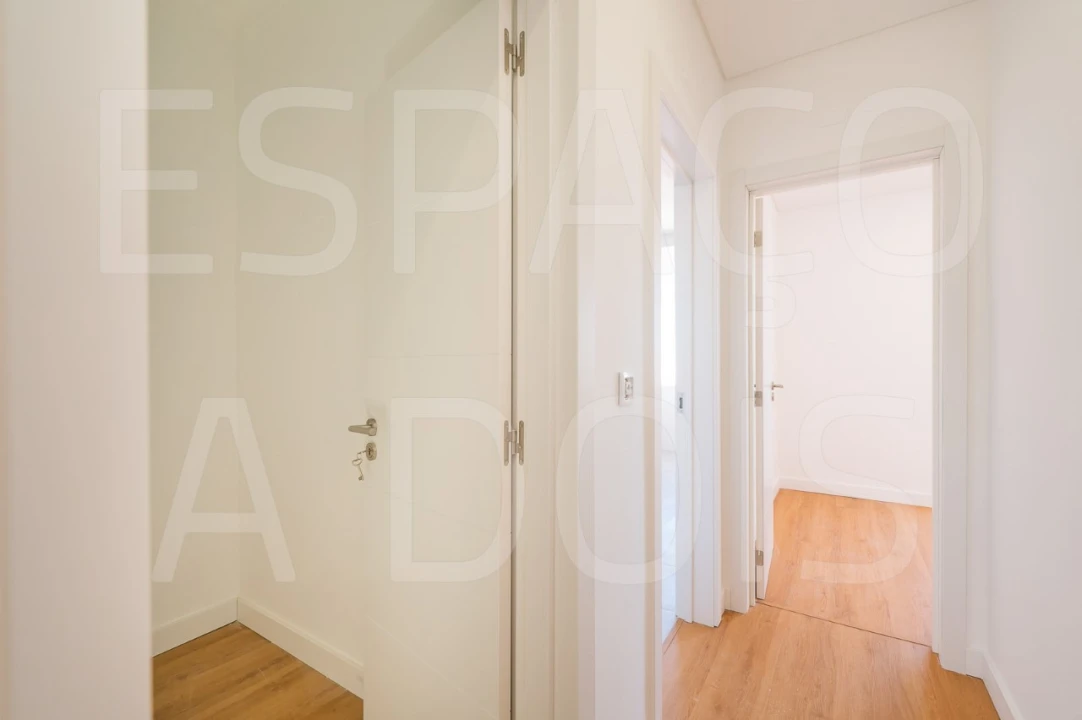 Apartamento T3 para Arrendamento em Venteira Foto 13