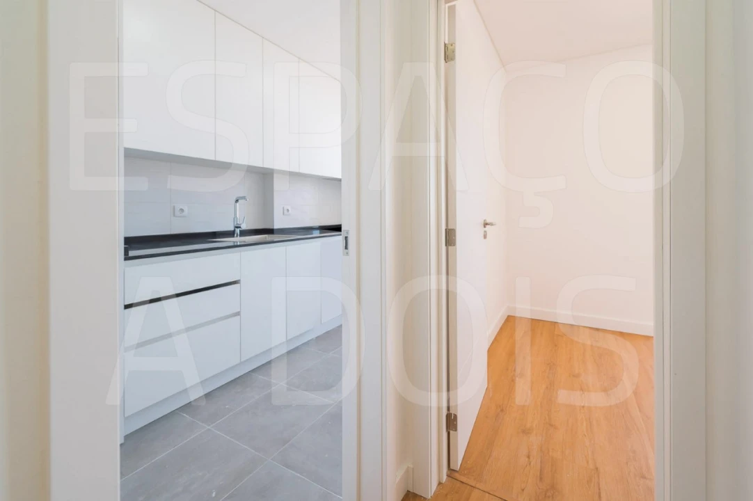 Apartamento T3 para Arrendamento em Venteira Foto 14