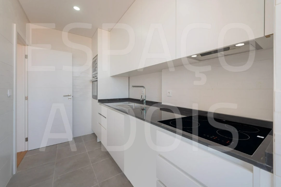 Apartamento T3 para Arrendamento em Venteira Foto 17