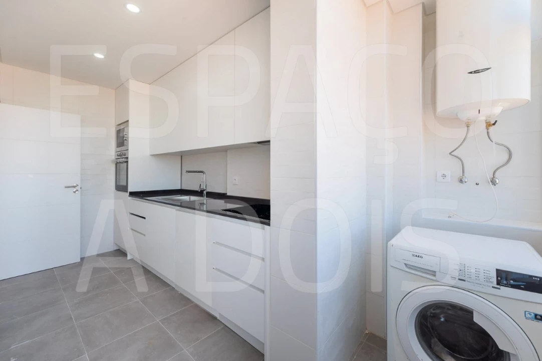 Apartamento T3 para Arrendamento em Venteira Foto 20