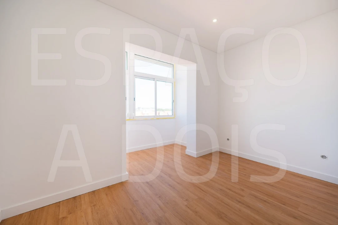 Apartamento T3 para Arrendamento em Venteira Foto 22