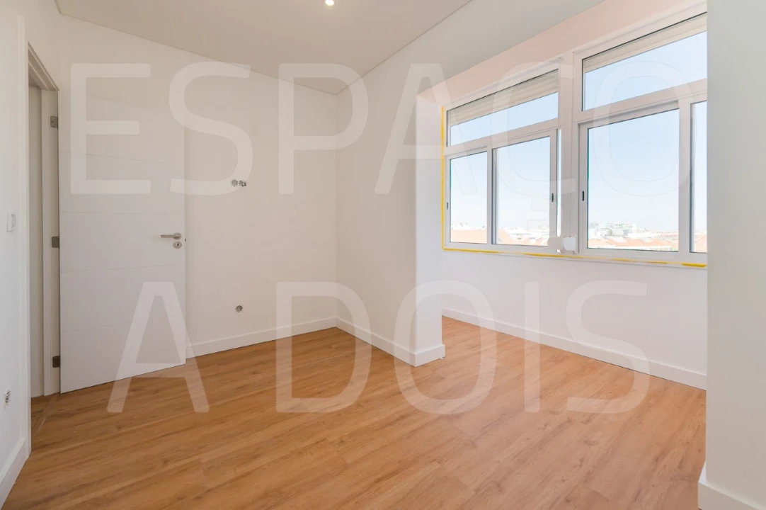 Apartamento T3 para Arrendamento em Venteira Foto 24
