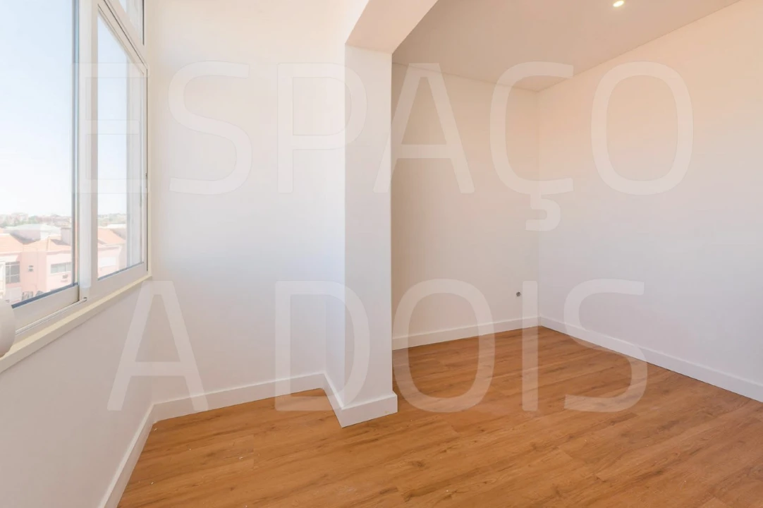 Apartamento T3 para Arrendamento em Venteira Foto 28