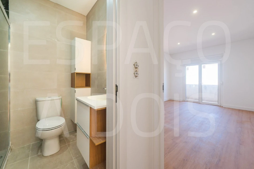 Apartamento T3 para Arrendamento em Venteira Foto 30