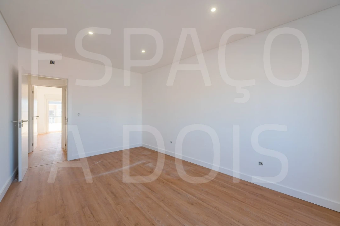 Apartamento T3 para Arrendamento em Venteira Foto 38