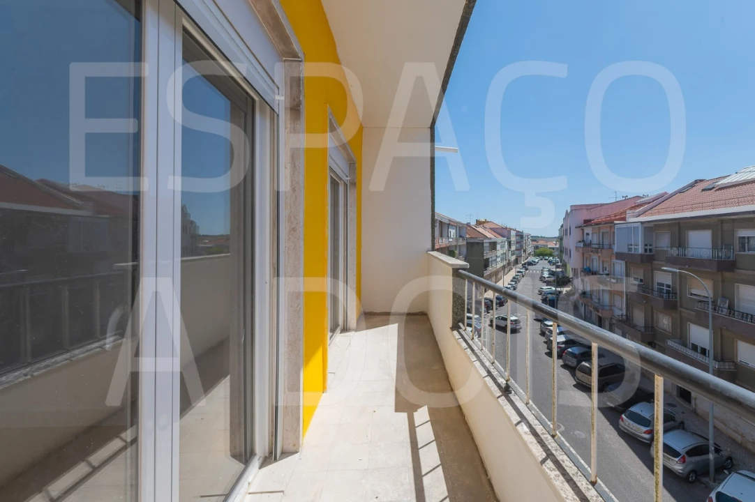 Apartamento T3 para Arrendamento em Venteira Foto 42