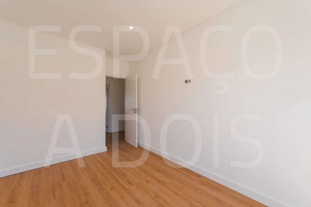 Apartamento T3 para Arrendamento em Venteira Foto 44