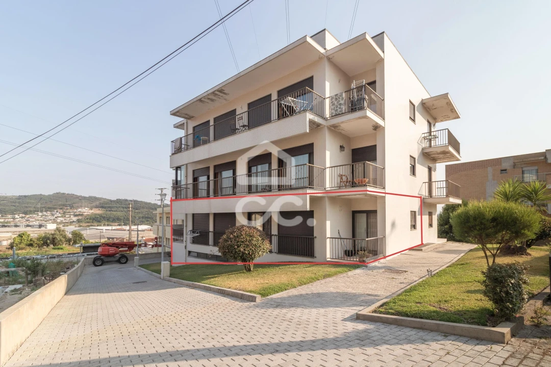 Apartamento T3 para Venda em Selho (São Jorge) Foto 1