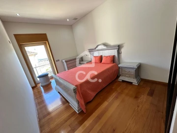 Apartamento T4 para Venda em Póvoa de Varzim, Beiriz e Argivai
