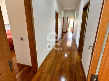 Apartamento T4 para Venda em Póvoa de Varzim, Beiriz e Argivai