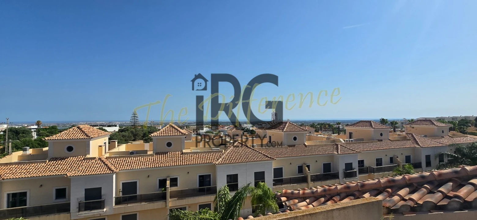 Apartamento T2 para Venda em Santa Barbara de Nexe Foto 12