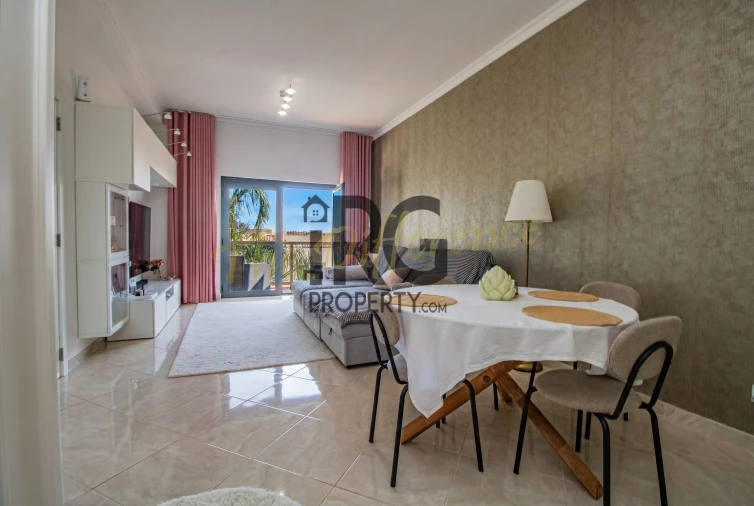 Apartamento T2 para Venda em Santa Barbara de Nexe Foto 2