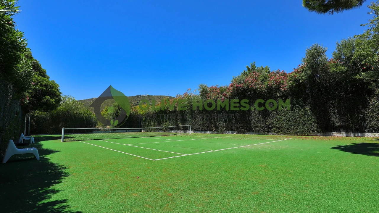 Moradia T6 para Venda em Santa Barbara de Nexe Foto 16