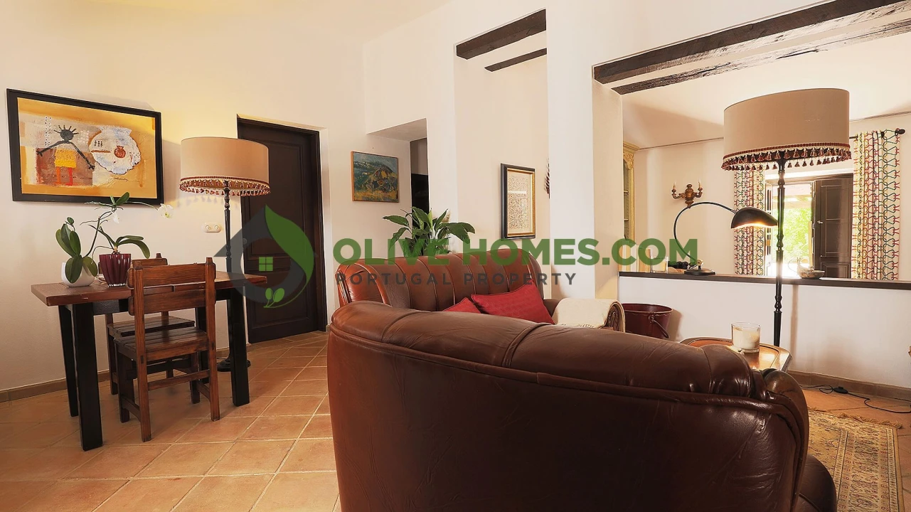Moradia T6 para Venda em Santa Barbara de Nexe Foto 26