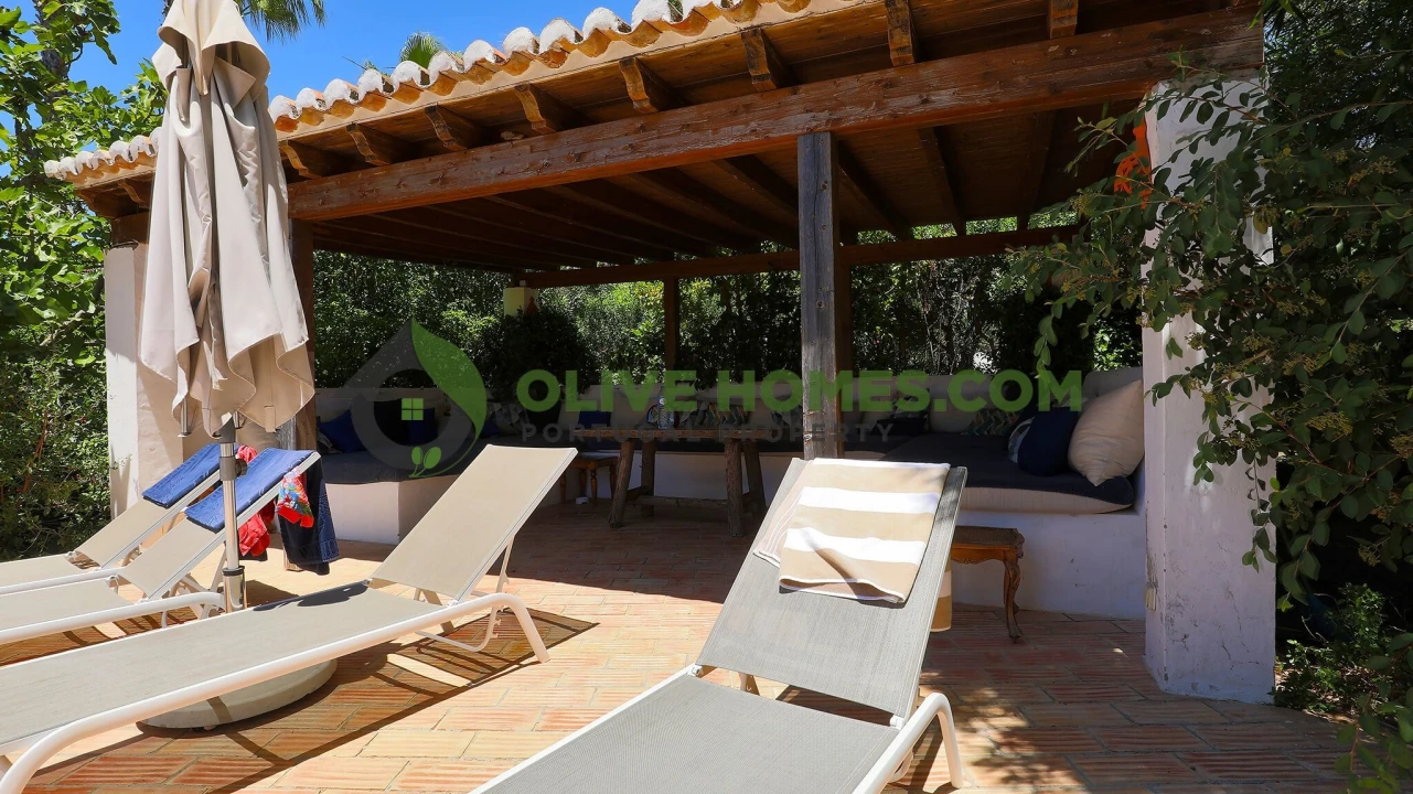 Moradia T6 para Venda em Santa Barbara de Nexe Foto 21