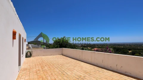 Moradia T6 para Venda em Santa Barbara de Nexe