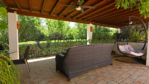 Moradia T6 para Venda em Santa Barbara de Nexe