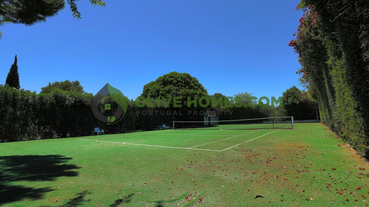 Moradia T6 para Venda em Santa Barbara de Nexe Foto 63