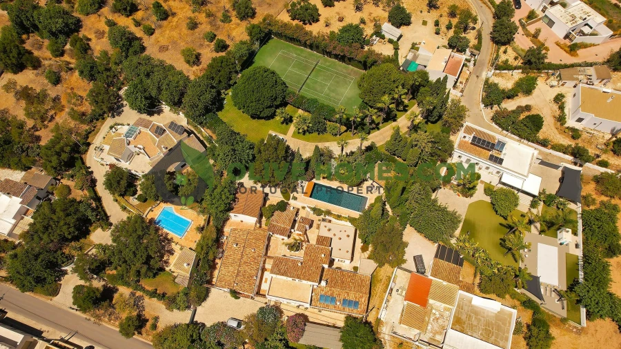 Moradia T6 para Venda em Santa Barbara de Nexe Foto 68