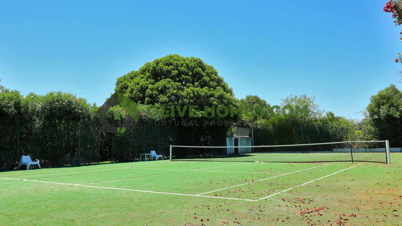 Moradia T6 para Venda em Santa Barbara de Nexe Foto 62