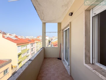 Apartamento T1 para Venda em Benfica