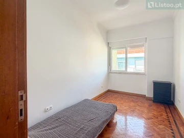 Apartamento T1 para Venda em Benfica