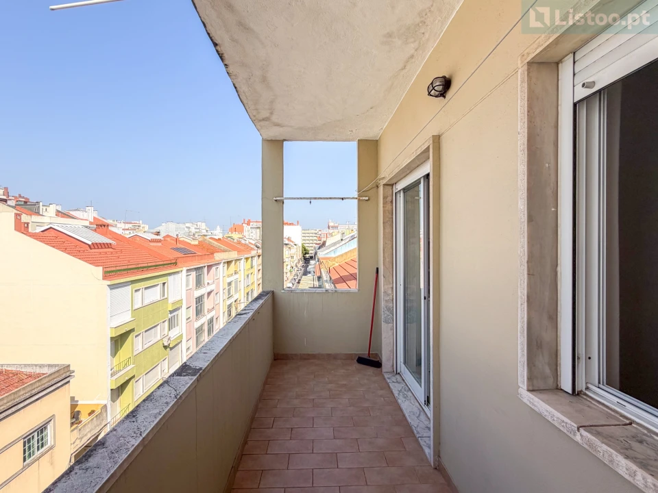 Apartamento T1 para Venda em Benfica Foto 2