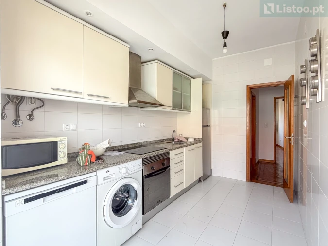 Apartamento T1 para Venda em Benfica Foto 4