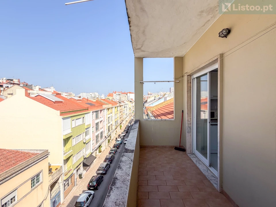 Apartamento T1 para Venda em Benfica Foto 5