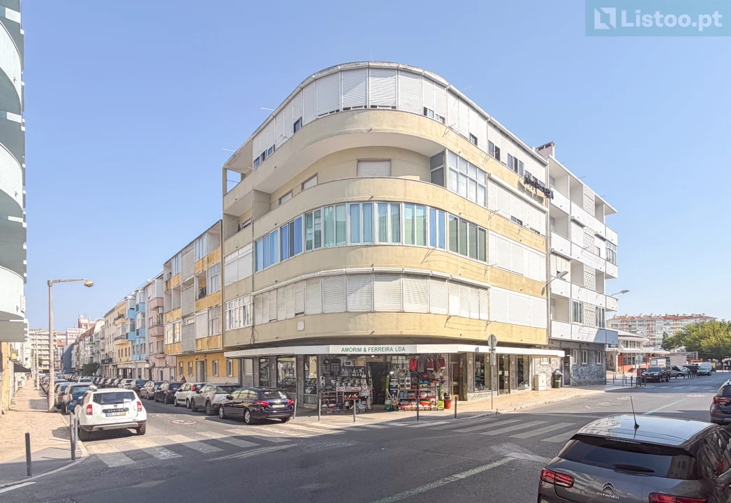 Apartamento T1 para Venda em Benfica Foto 1